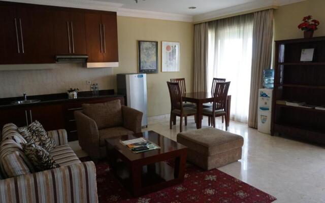 Roosseno Plaza Serviced Apartment