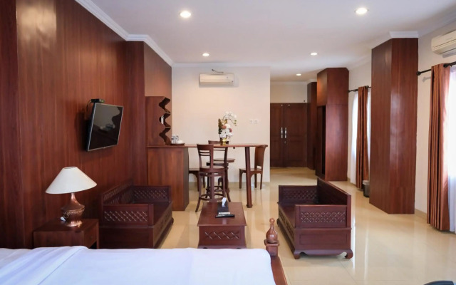 RedDoorz Premium @ The Garden Suites Solo