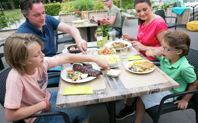 Detached Bungalow With Wifi, Located at Park De Veluwe