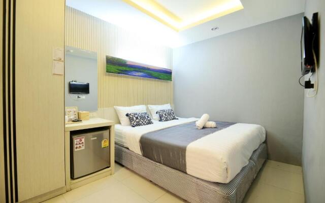 De Lux Bangkok Hotel