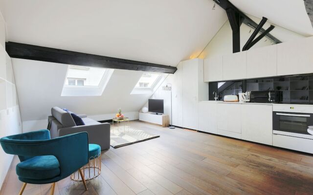 Le Marais Temple Apartment