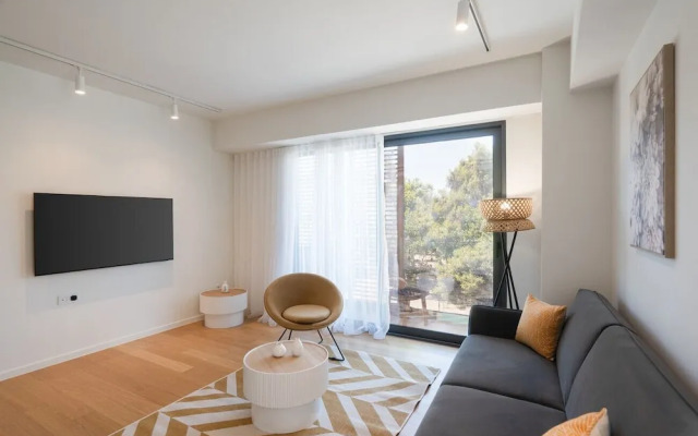 LIV Athinum 1 - Luxury Apartment 1A