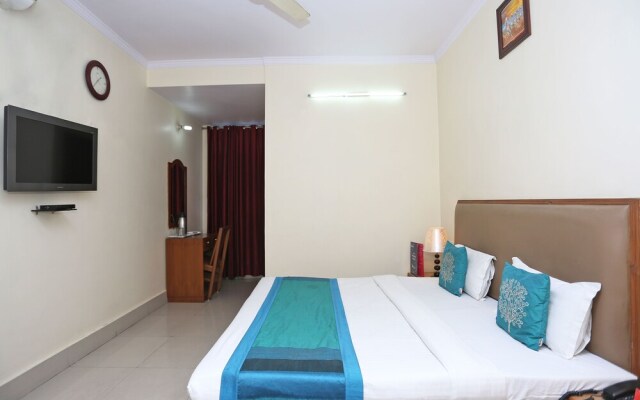 OYO 10788 Hotel Harisons Continental