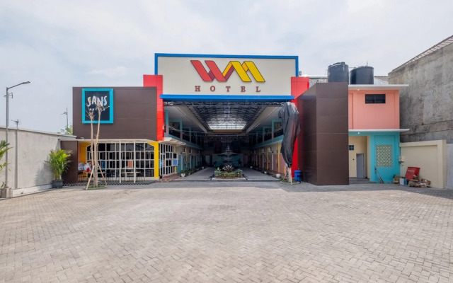 Sans WM Hotel Blitar