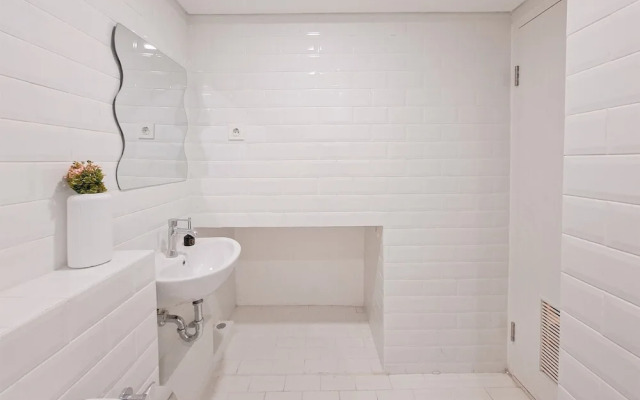 Spacious Studio Loft At Kingland Avenue Apartment