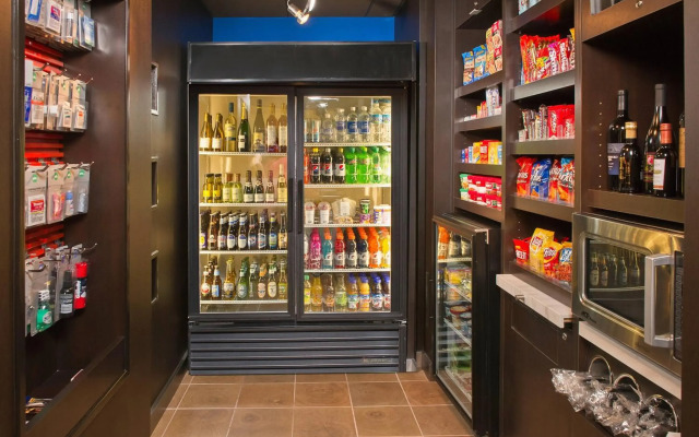 Courtyard by Marriott Raleigh Midtown