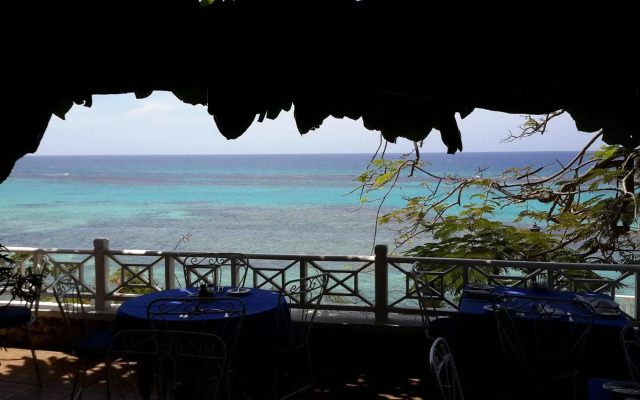 Hibiscus Lodge