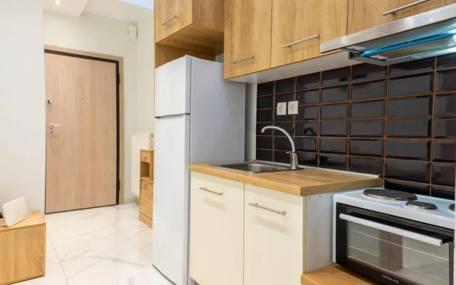 F & B Collection - Flat for 3