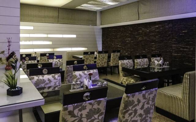Hotel O Grand Decor