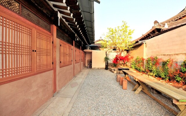 Jeonju Daraeheon Hanok Stay