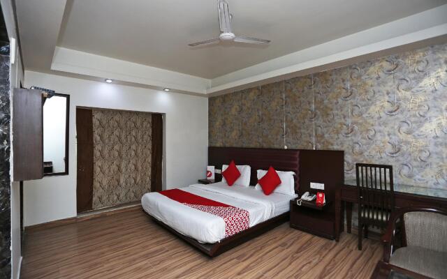 OYO 13758 XS Residency