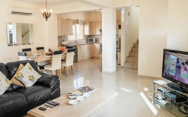 Rent Private Villa 035