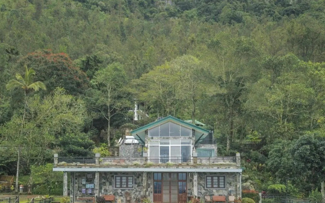 Blackwood Hotel