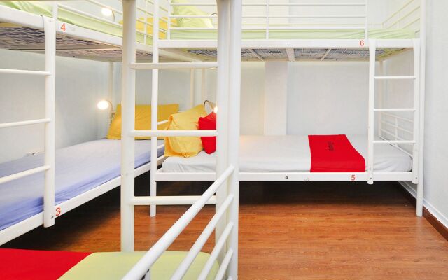 RedDoorz Hostel @ Hong Kong Street