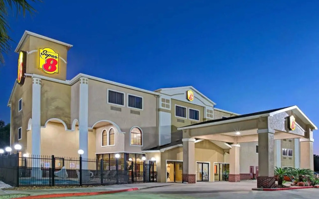 Red Lion Inn & Suites Iah Airport East