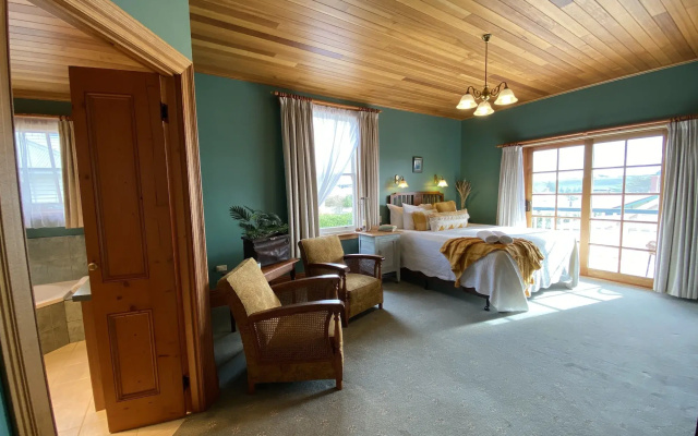 Hanlon Guest House