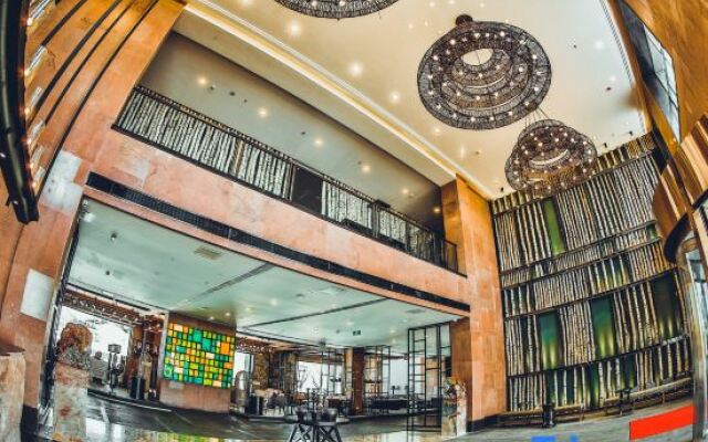 Yulong Shahu Container Hot Spring Hotel