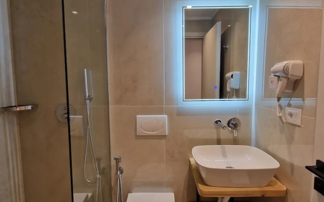 Monel Hotel