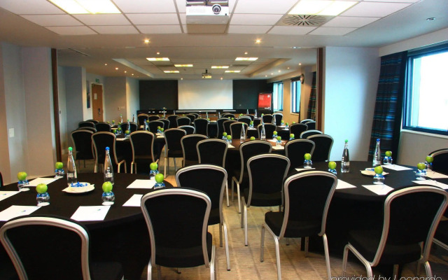 Holiday Inn Express London Heathrow T5 by IHG