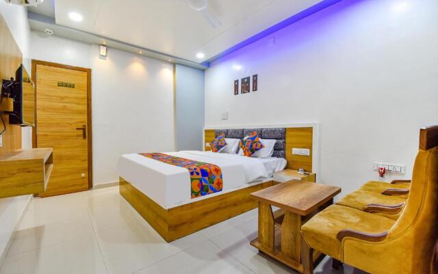 Fabhotel Dev Palace