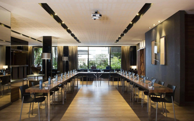 AC Hotel Victoria Suites by Marriott