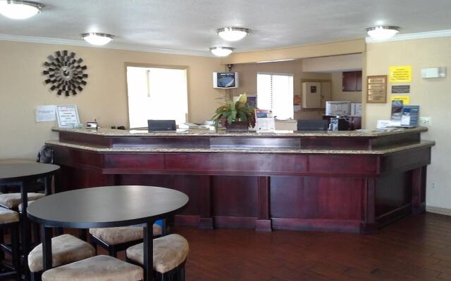 Travelodge By Wyndham Tulsa