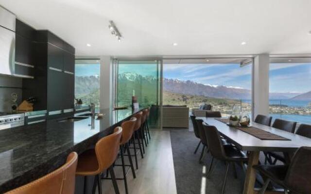 Remarkable Queenstown Lake House
