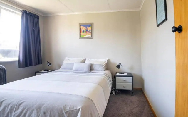 Turangi Home Family Size – Guest Rooms – Turangi