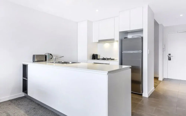 1 Bedroom Modern Apartment in Chatswood
