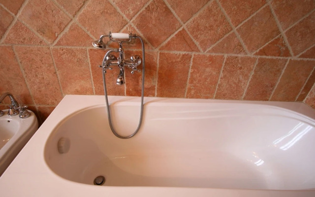 Farmhouse in Asciano With Pool & BBQ