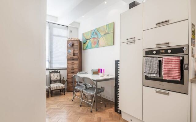 Catching Unique 1 Bedroom Apartment