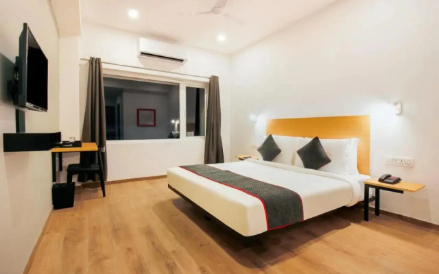 H Square by OYO Rooms