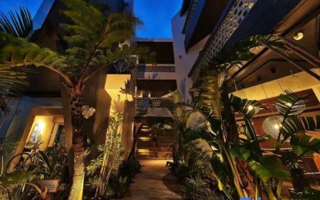 Yomitan Condhotel ND
