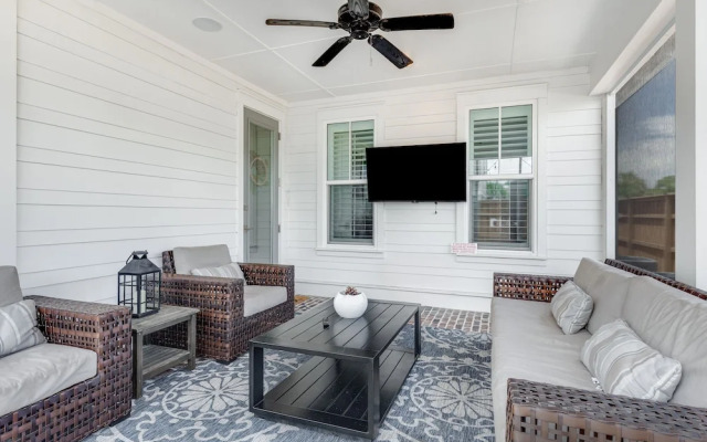 Seaside Serenity 5 Bedroom Home