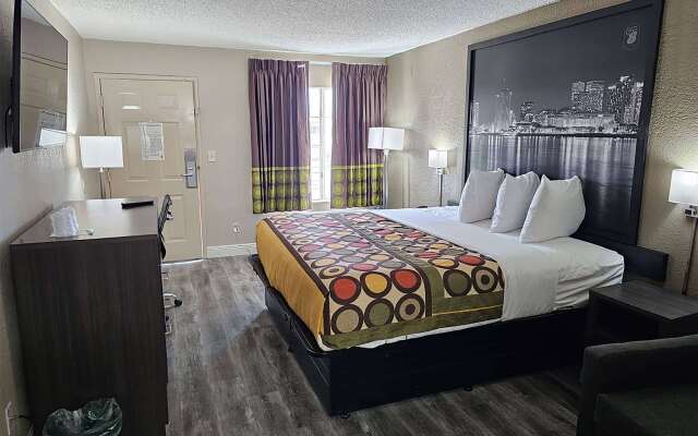 Super 8 by Wyndham Metairie