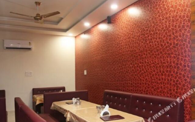 OYO 17312 Tandoori Veg Hotel