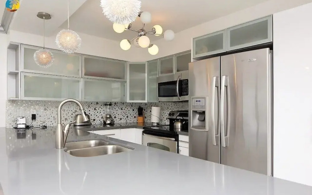 Alexander 604 3 Bedroom Apts by RedAwning