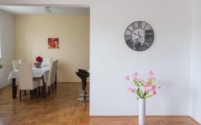 Apartments Jela