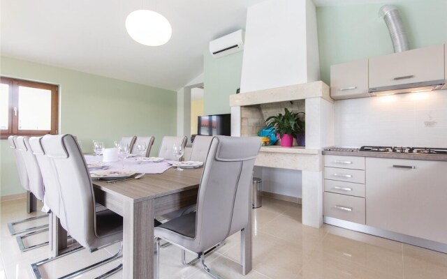 Beautiful Home in Vodnjan With Sauna, Wifi and 4 Bedrooms