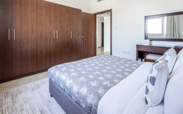 Outstanding 2BR in Serene JVT Neighborhood!