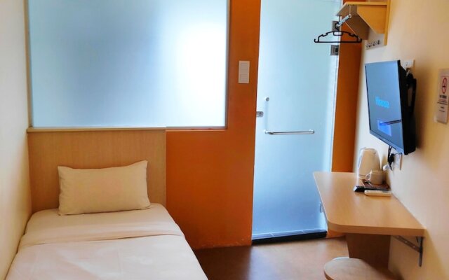 OYO 318 Simms Boutique Hotel
