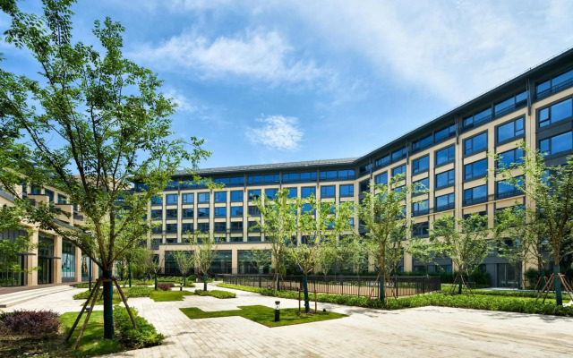 Q-Box Hotel Shanghai Sanjiagang