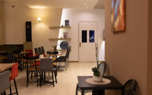 Nidimos Hotel