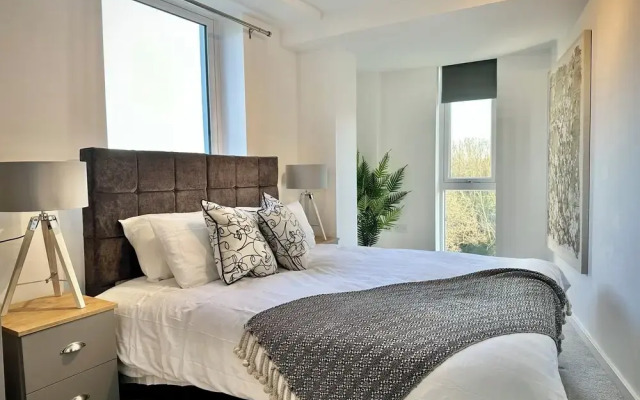 Coates House by Guestz