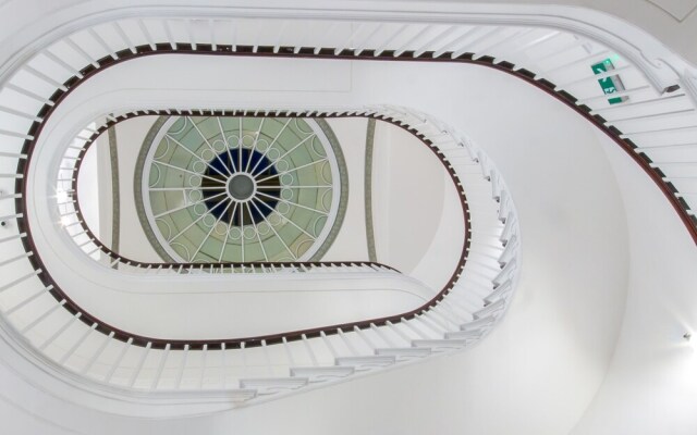 The Balmoral Suite