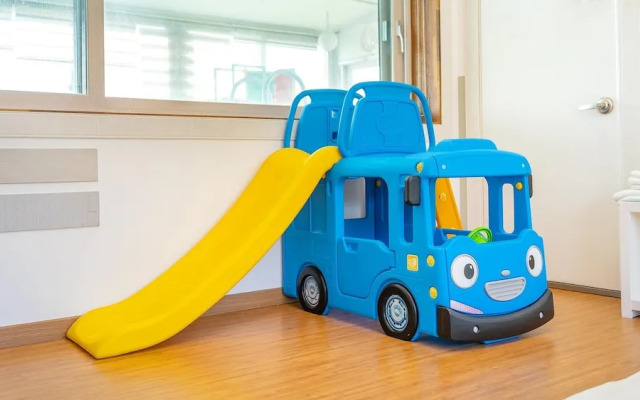 Ganghwa Hi Mom Kids Family Pension Black