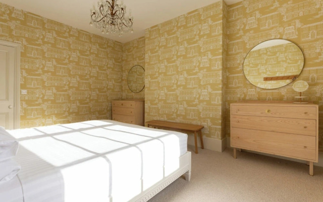 Canonbury Park North II by Onefinestay