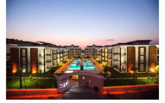 Side Felicia Residence