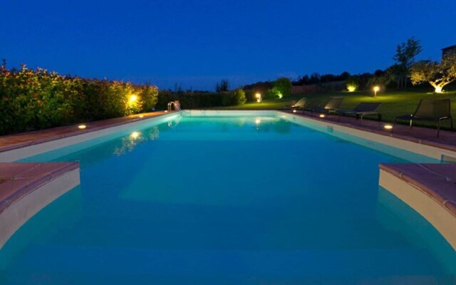 Luxurious Holiday Home in Marsciano With Swimming Pool