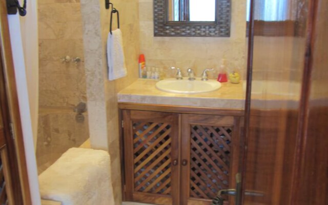 Vista De Bahia 4 Bedrooms 3.5 Bathrooms Villa